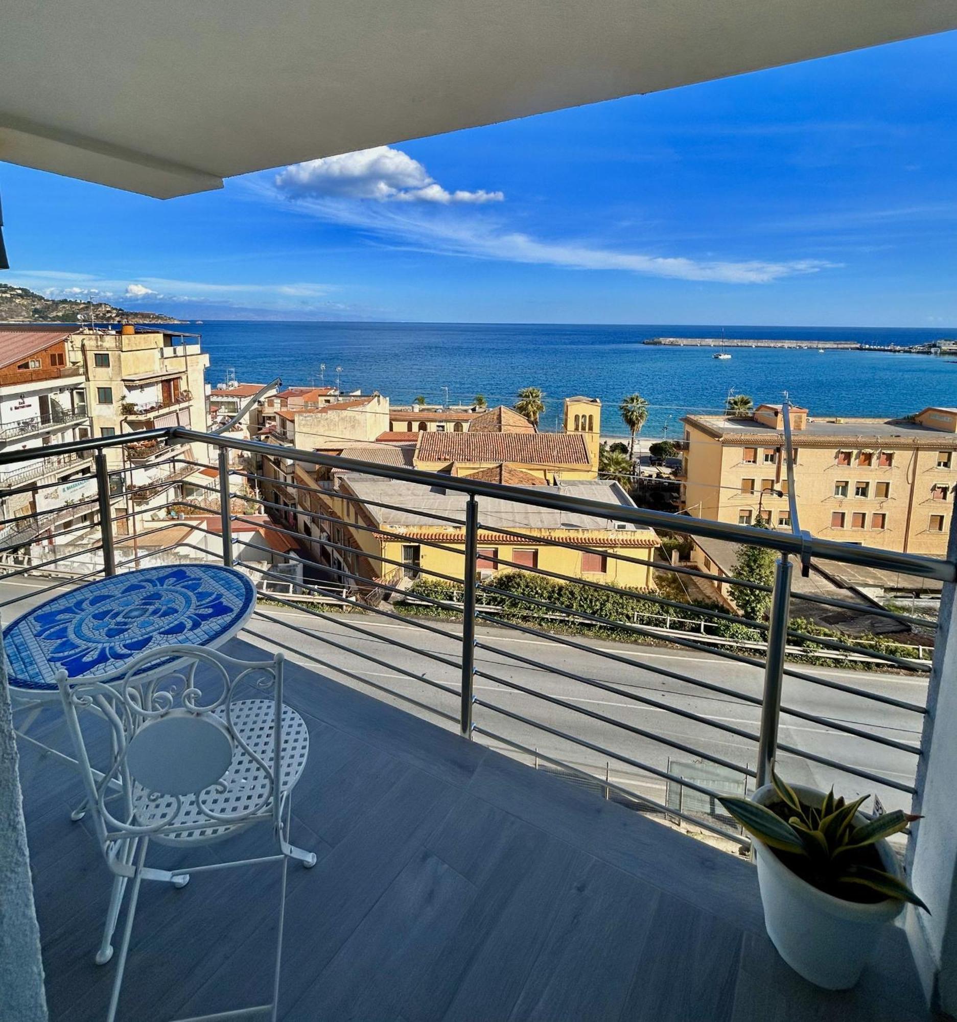 Vista Mare Apartments Giardini Naxos Pokoj fotografie