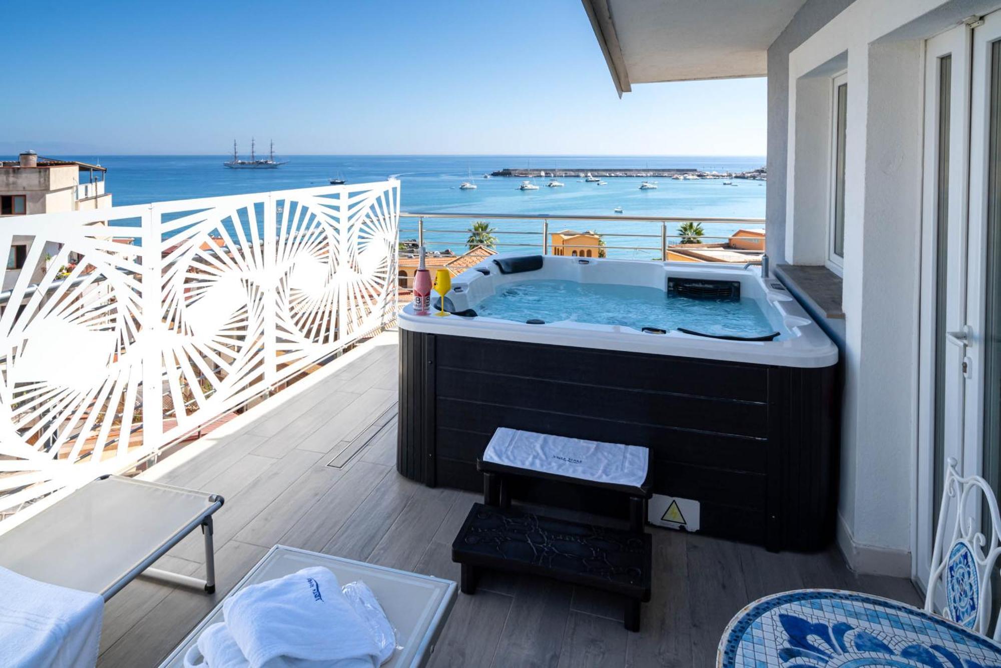 Vista Mare Apartments Giardini Naxos Pokoj fotografie