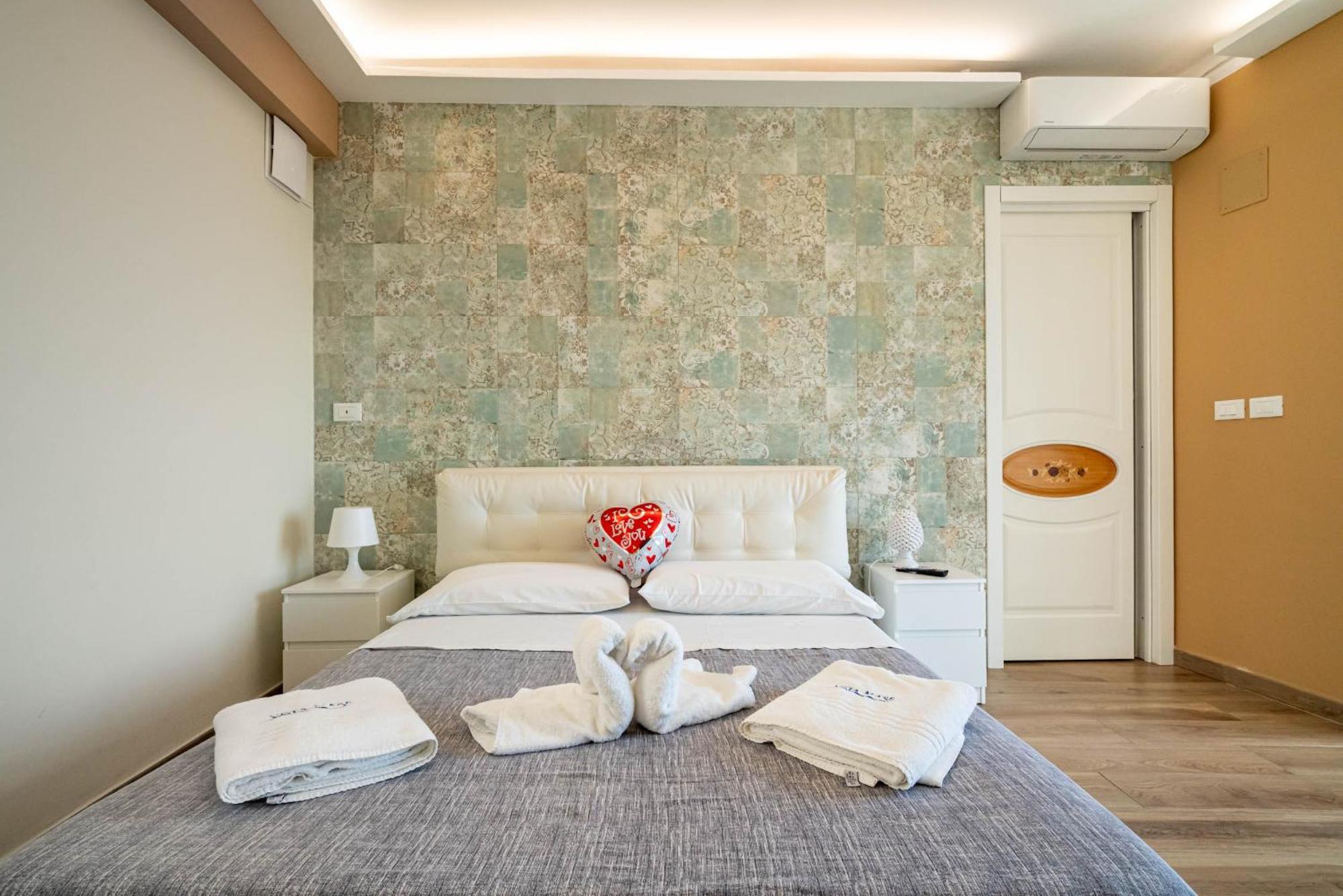 Vista Mare Apartments Giardini Naxos Pokoj fotografie